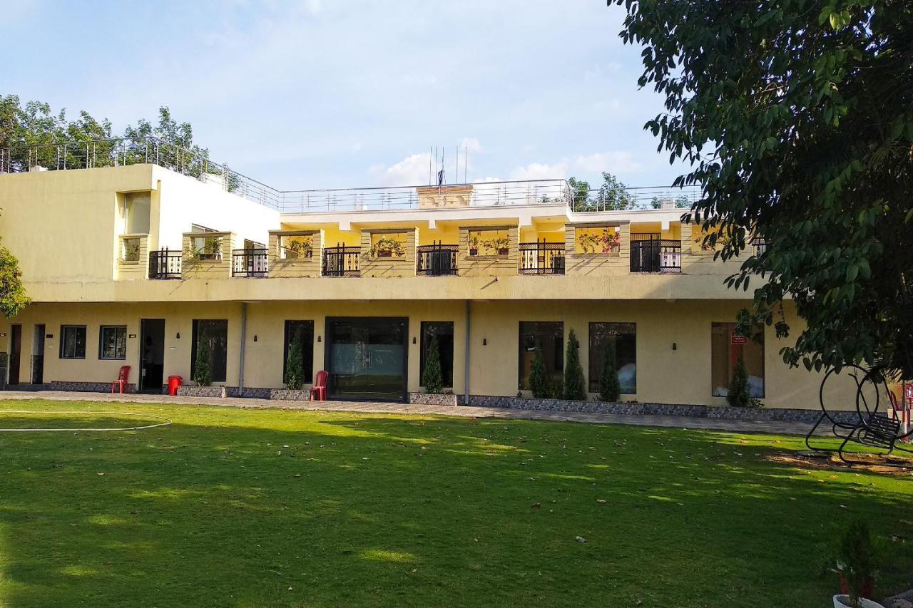 Oyo 14354 Amar Marriage Palace Hotel Dharmpura Ngoại thất bức ảnh