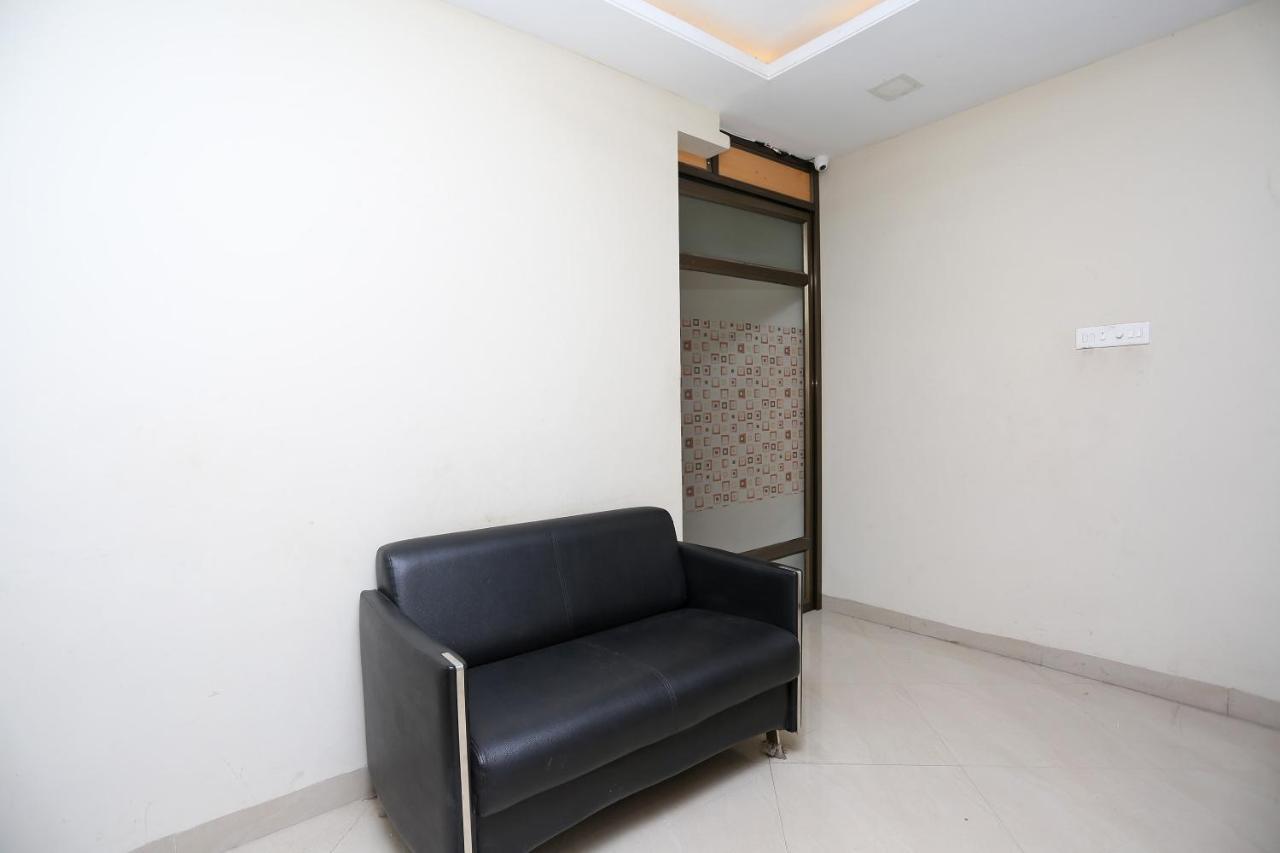 Oyo 14354 Amar Marriage Palace Hotel Dharmpura Ngoại thất bức ảnh