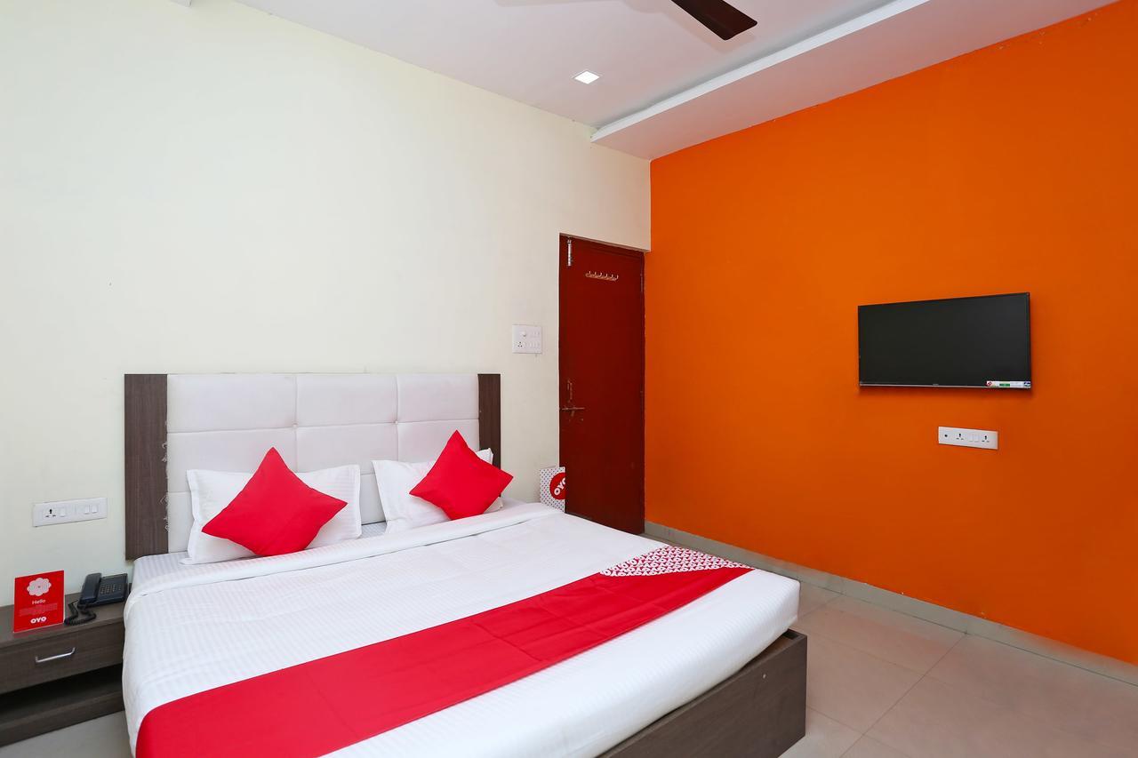 Oyo 14354 Amar Marriage Palace Hotel Dharmpura Ngoại thất bức ảnh