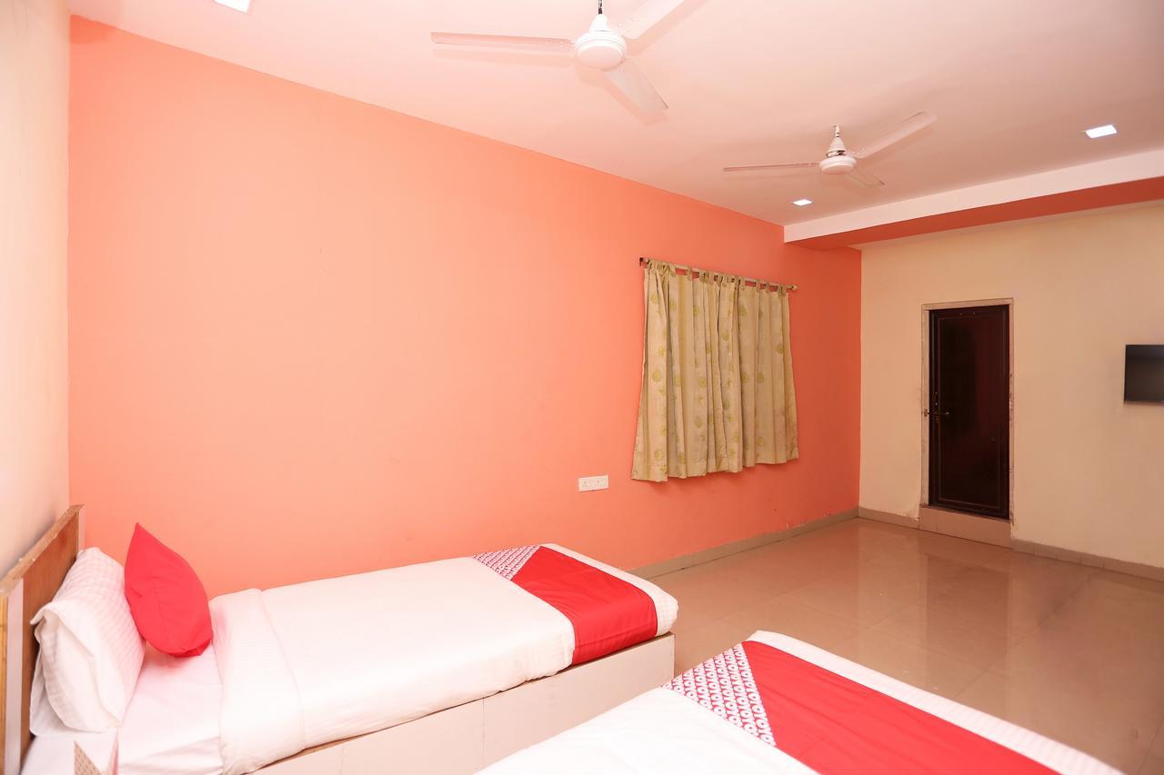 Oyo 14354 Amar Marriage Palace Hotel Dharmpura Ngoại thất bức ảnh