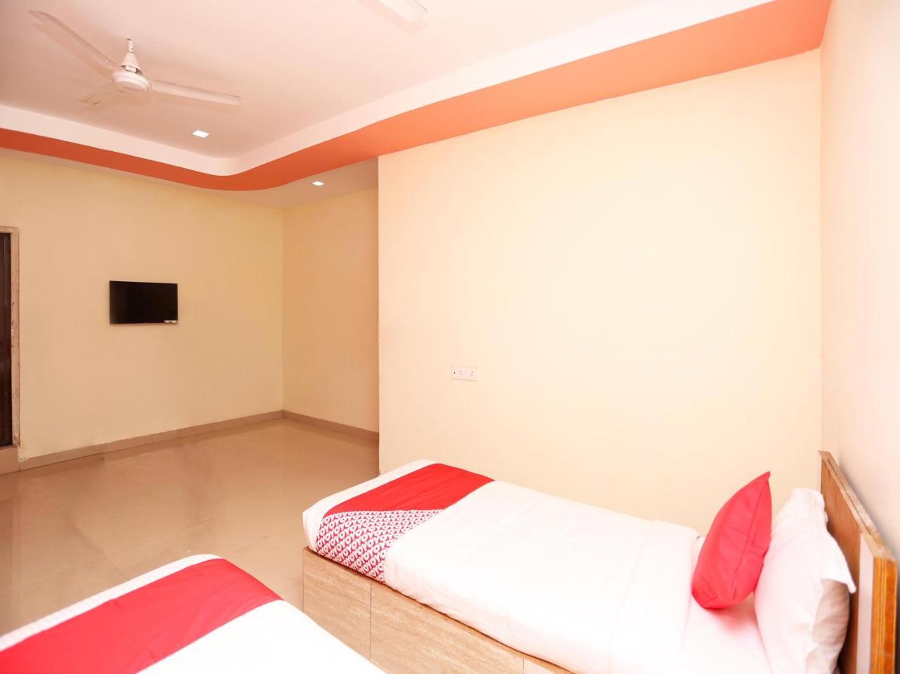 Oyo 14354 Amar Marriage Palace Hotel Dharmpura Ngoại thất bức ảnh